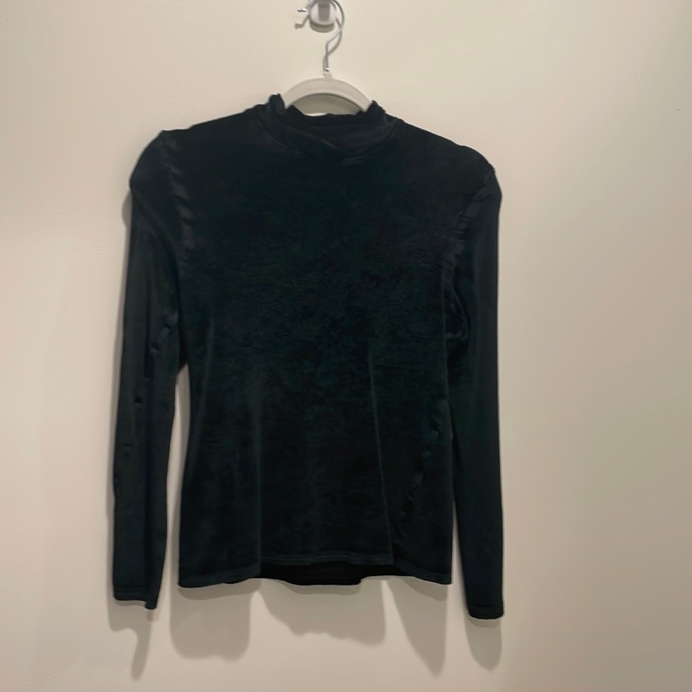 Black heatgen velvety mock neck long sleeved top